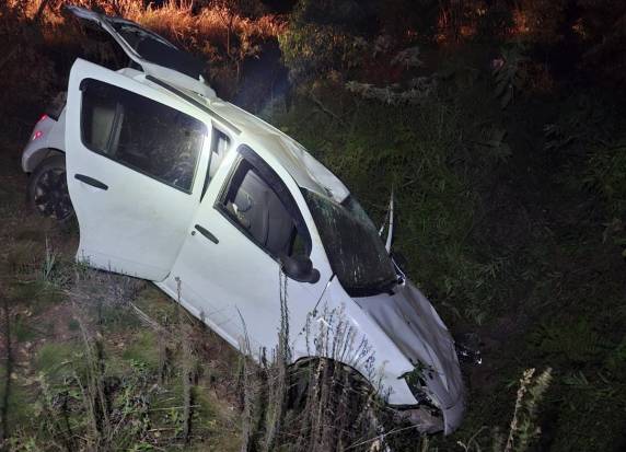 Acidente ocorreu próximo à comunidade de Passo dos Ladrões e deixou um homem com ferimentos leves