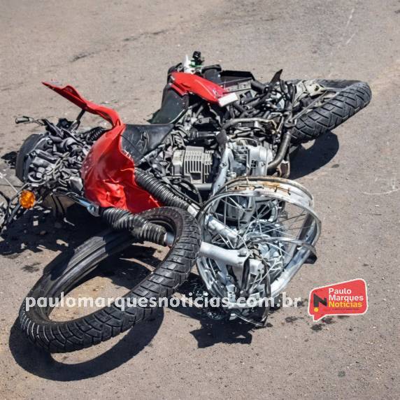 Colisão com caminhão de ração ocorreu próximo à comunidade de Vista Nova, no trajeto entre Humaitá e Crissiumal; vítima foi identificada como Plinio Sturm, morador de Crissiumal