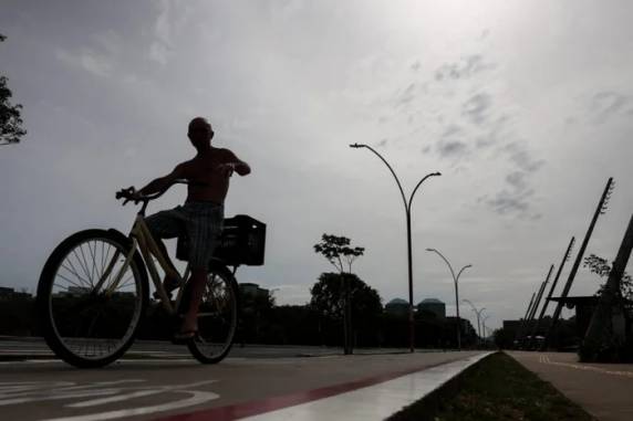 Mês que dá fim ao verão inicia neste domingo (1º) com previsão de calor e chuva distribuída de forma irregular