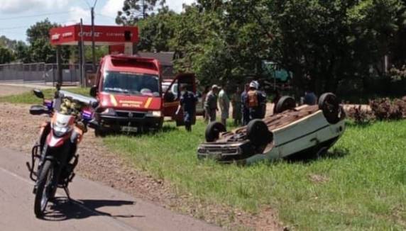 Colisão foi registrada no início da tarde deste domingo (1º), em frente ao campus da UFSM