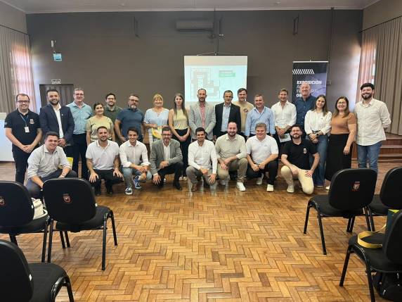 O evento, que será realizado em abril na cidade argentina de Oberá, pretende reunir empresas, indústrias e empreendedores para apresentar o potencial produtivo da província de Misiones e ampliar a cooperação econômica entre Brasil e Argentina, com foco em inovação, geração de negócios e fortalecimento das relações na região de fronteira.