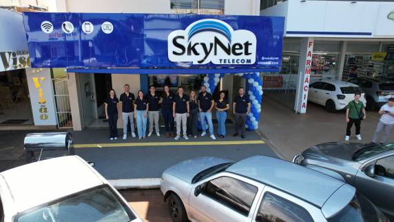 Nova loja da SkyNet oferece internet por fibra óptica, telefonia fixa e atendimento personalizado no centro de Três de Maio.