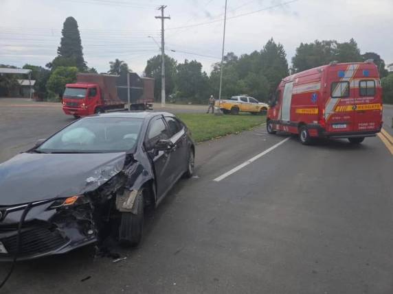 Delmiro Antonio Vicari, de 86 anos, foi arremessado para fora do veículo e morreu no local; acidente ocorreu no km 83 da rodovia.