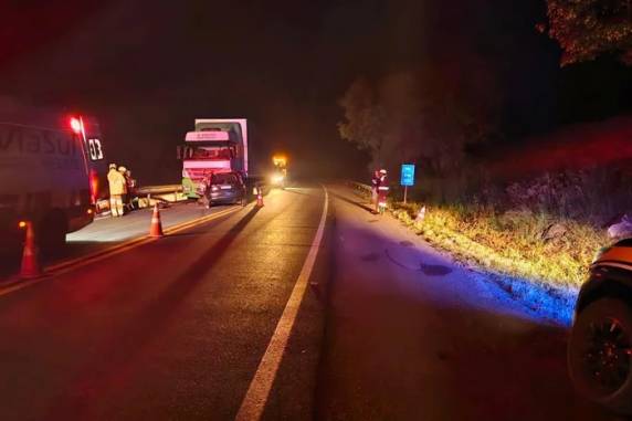 Acidente ocorreu por volta de 0h30 no km 231; vítimas estavam em um carro com placas de Marau