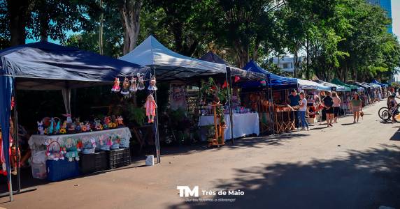 Evento marcou o retorno após o recesso de início de ano e reuniu artesãos, artistas e visitantes em um dia de cultura, gastronomia e convivência