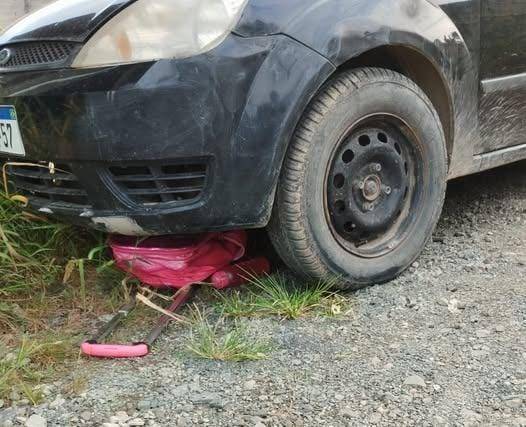 Criança sofreu escoriações e suspeita de fratura na mão; ela foi socorrida consciente e levada ao hospital