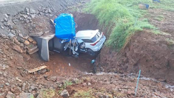 Acidente na SC-305 deixou três feridos e ocorreu em trecho com obras e velocidade reduzida