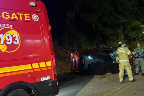 Luiz Antônio de Souza, 52 anos, morreu no local do acidente durante a madrugada deste domingo (22)