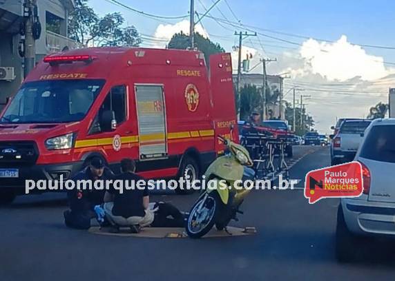 Colisão ocorreu em cruzamento urbano e vítima foi encaminhada ao hospital pelos bombeiros