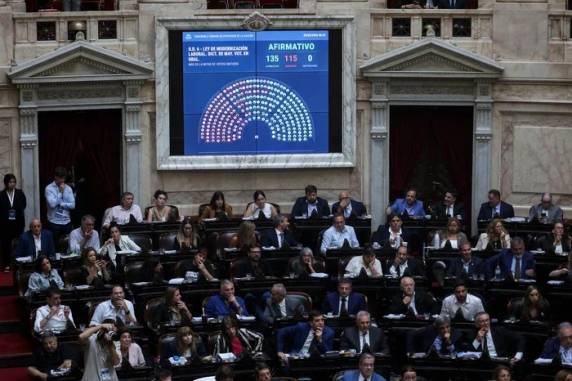 A decisão é provisória e atinge 82 artigos da lei; governo ainda pode recorrer