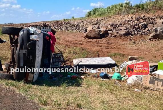 Condutor sofreu ferimentos graves em uma das mãos e foi encaminhado ao hospital pelo Samu