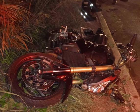 Perseguição da Brigada Militar terminou com queda de moto; homem ficou ferido e foi encaminhado ao hospital