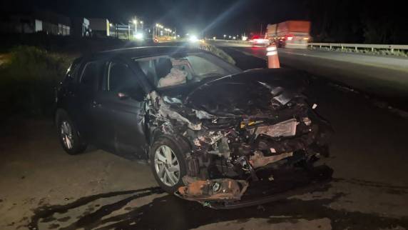 Colisão entre dois veículos mobilizou equipes de resgate e deixou ainda dois feridos