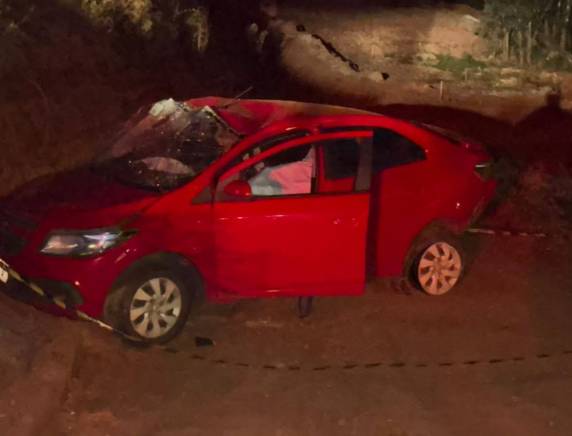 Colisão entre dois veículos mobilizou equipes de resgate e deixou ainda dois feridos