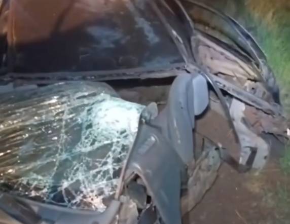 Colisão envolvendo três veículos ocorreu na RSC-472, próximo ao laticínios Tchê Milk, na noite de domingo (05)