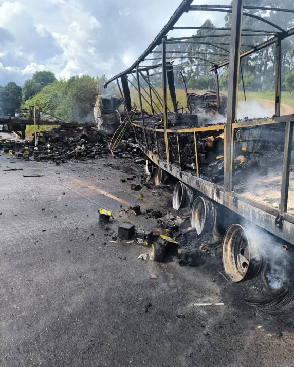 Colisão ocorreu na tarde desta terça-feira (07) e mobilizou equipes de resgate; causas ainda serão investigadas