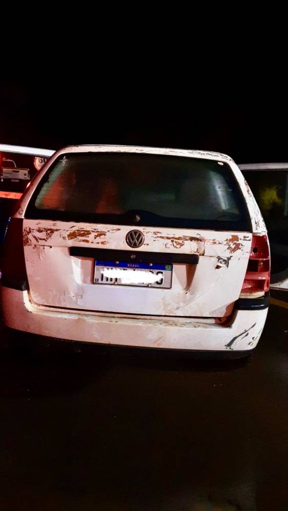 Acidente ocorreu na madrugada deste domingo (12) próximo ao Posto Santa Lúcia e mobilizou o Corpo de Bombeiros