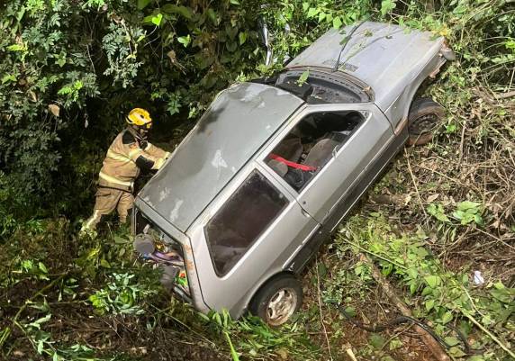 Condutor de 43 anos morreu após saída de pista e colisão contra árvore na RS-344