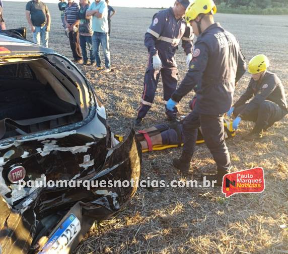 Colisão envolveu carro, caminhonete e caminhão no trecho entre Giruá e Santa Rosa; vítimas tiveram ferimentos leves
