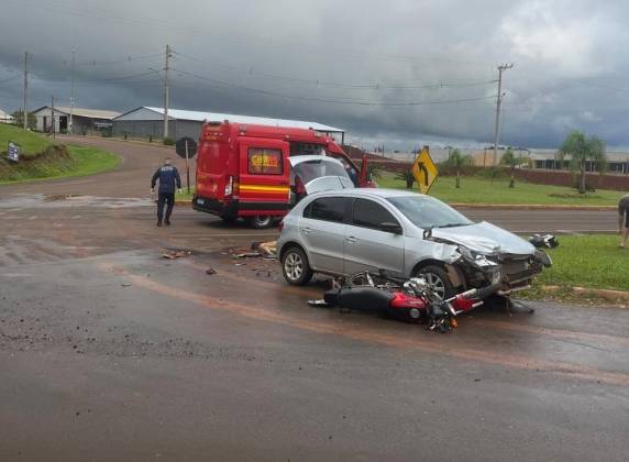 Vítimas de nacionalidade argentina foram socorridas pelo Corpo de Bombeiros e Samu e encaminhadas para atendimento médico
