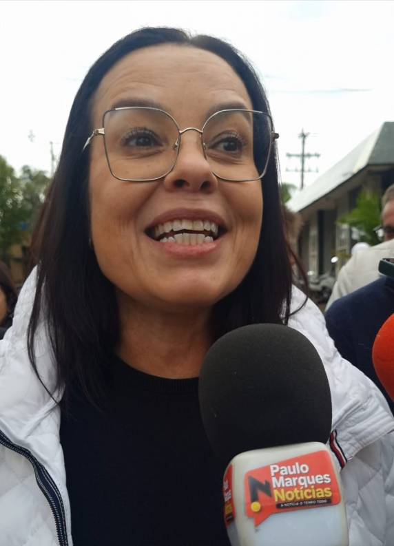 Durante passagem pela feira multissetorial, Juliana Brizola concedeu entrevista coletiva à imprensa e participou de encontros com lideranças regionais