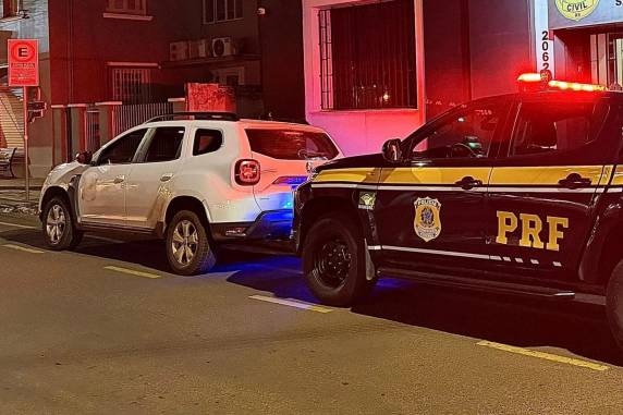 Homem foi indiciado por atear fogo à casa e matar a enteada, uma adolescente de 15 anos, filha da companheira. Casal estava em processo de separação
