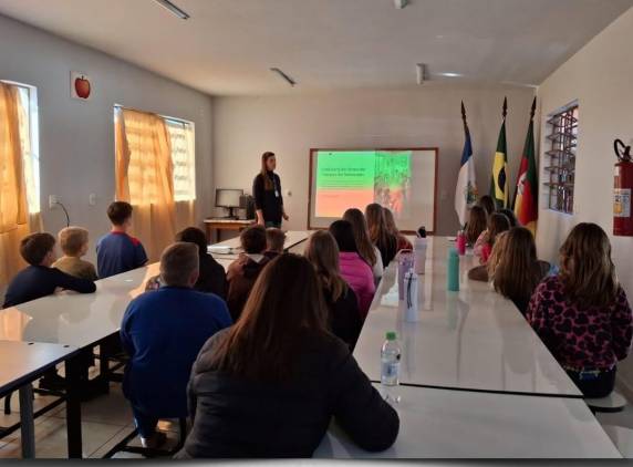 Encontro realizado na Escola Municipal José Mario Muller integra mobilização preparatória para conferências regional, estadual e nacional