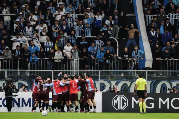 Tricolor não conseguiu vitória necessária e terá de encarar a repescagem para tentar vaga nas oitavas