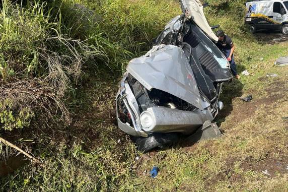 Colisão ocorreu próximo do Trevo de São José. Outras três pessoas ficaram feridas
