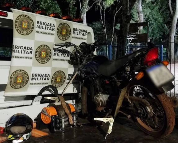 Veículo foi localizado pela Patrulha Rural após denúncia anônima e encaminhado para perícia